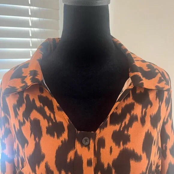 Cheetah print button down - Picture 3 of 5